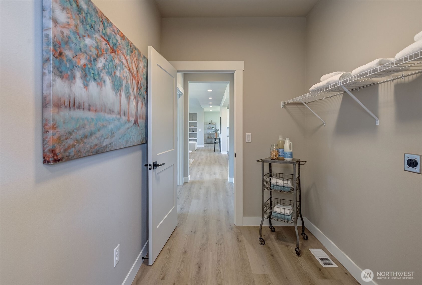 East Wenatchee, Washington 98802, United States, 3 Bedrooms Bedrooms, ,3 BathroomsBathrooms,Residential,Active,38201