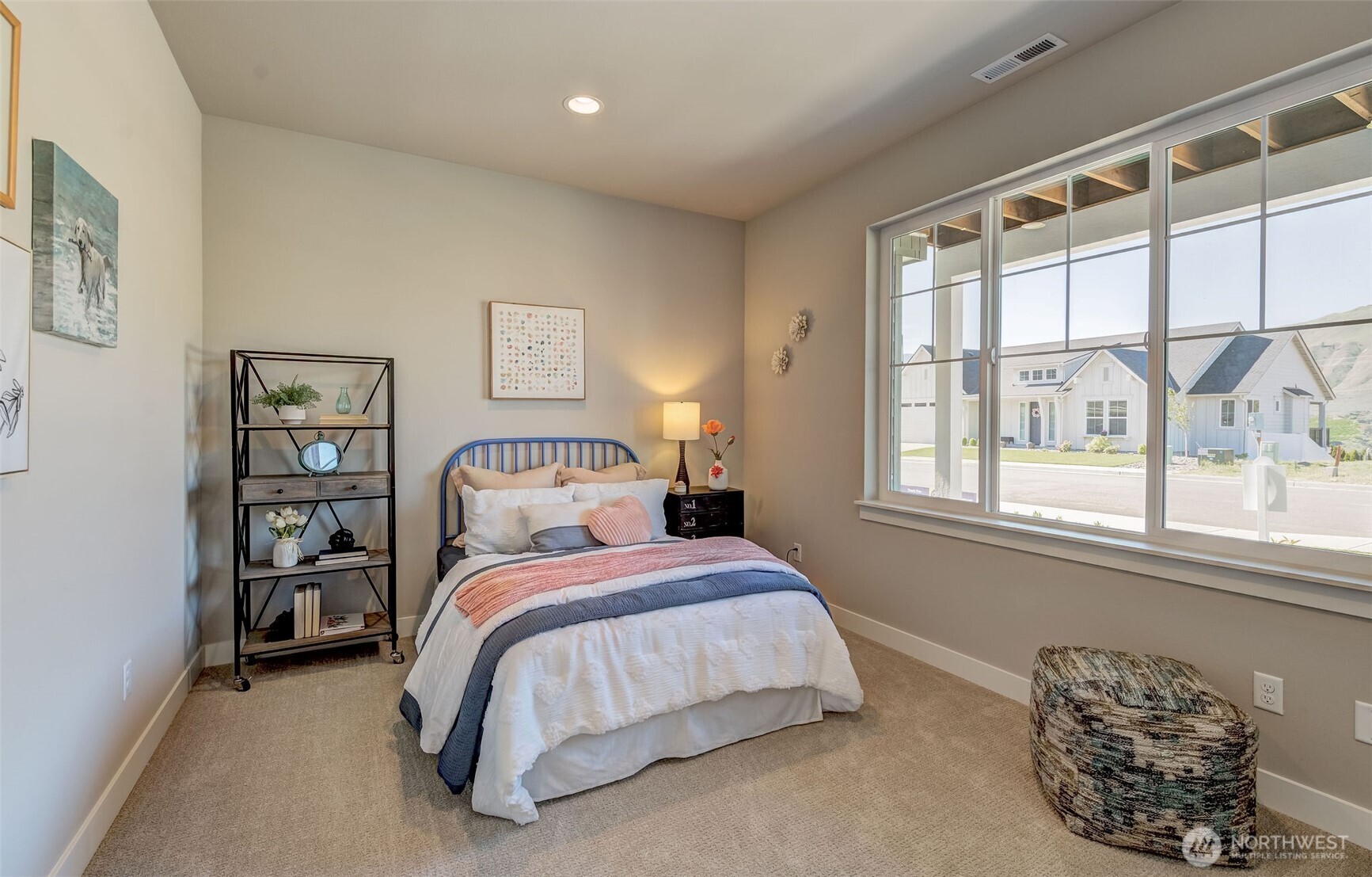 East Wenatchee, Washington 98802, United States, 3 Bedrooms Bedrooms, ,3 BathroomsBathrooms,Residential,Active,38201