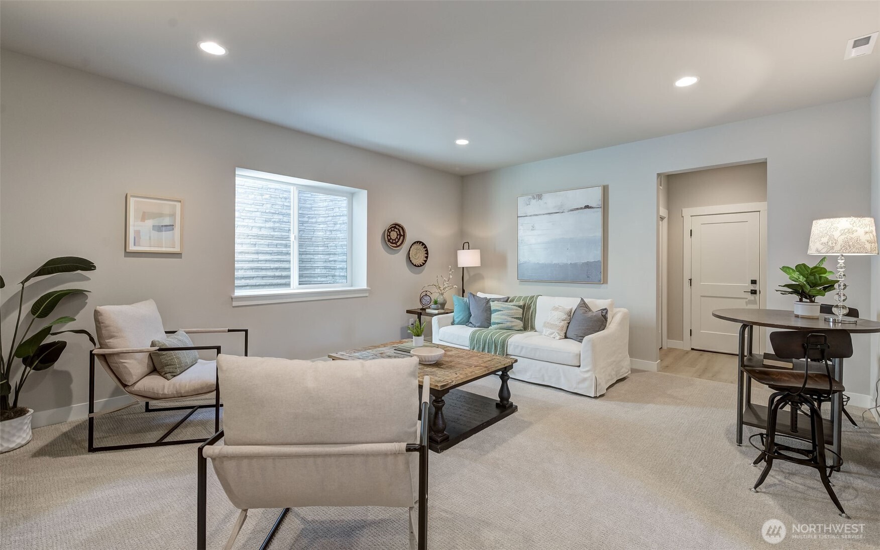 East Wenatchee, Washington 98802, United States, 3 Bedrooms Bedrooms, ,3 BathroomsBathrooms,Residential,Active,38201