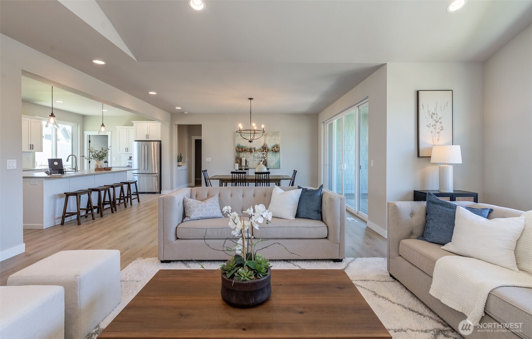 East Wenatchee, Washington 98802, United States, 3 Bedrooms Bedrooms, ,3 BathroomsBathrooms,Residential,Active,38201