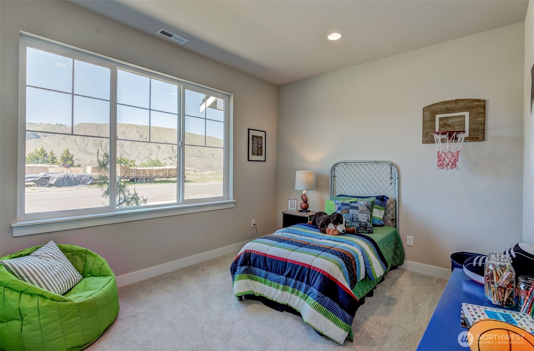 East Wenatchee, Washington 98802, United States, 3 Bedrooms Bedrooms, ,3 BathroomsBathrooms,Residential,Active,38201