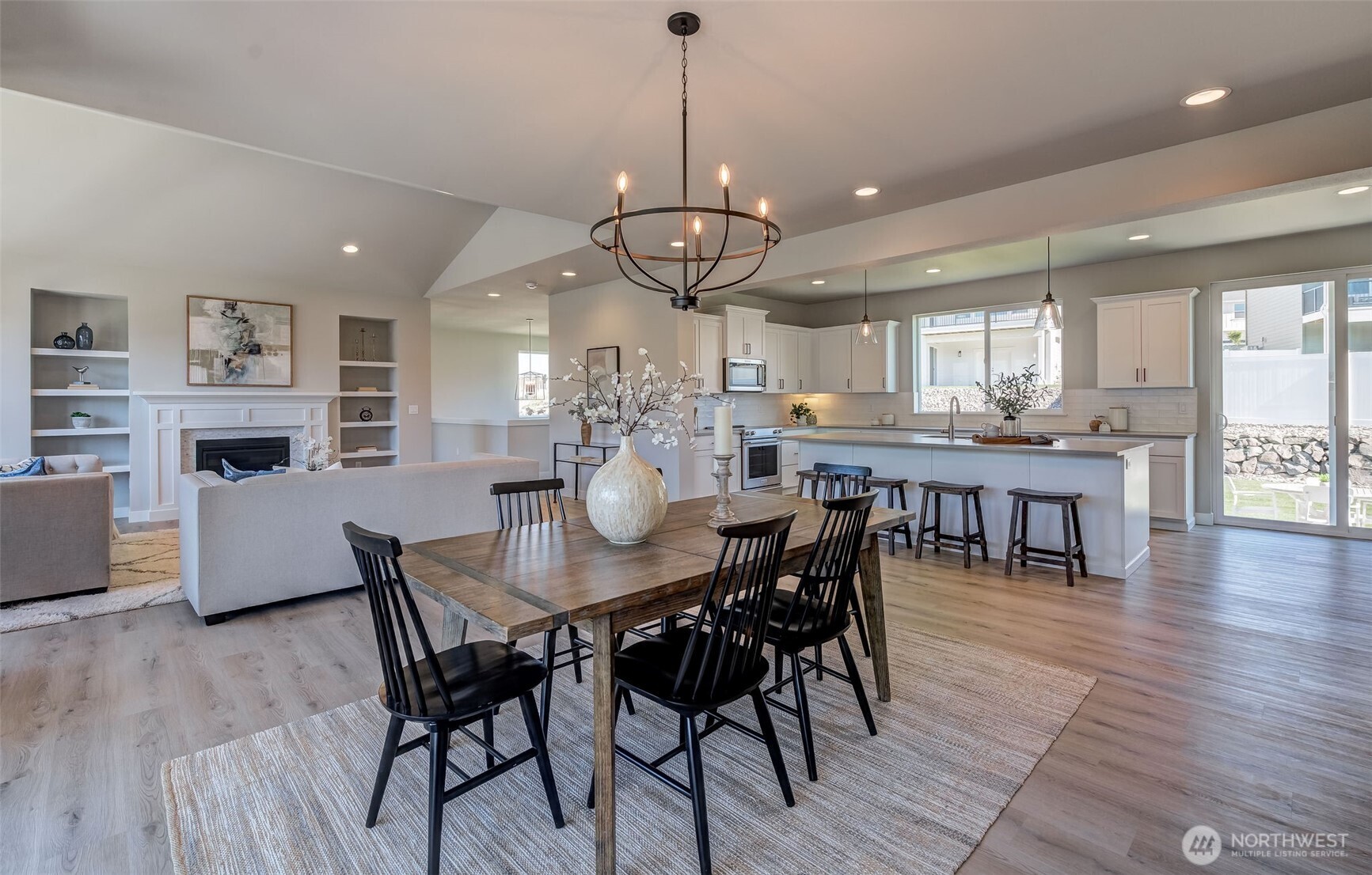 East Wenatchee, Washington 98802, United States, 3 Bedrooms Bedrooms, ,3 BathroomsBathrooms,Residential,Active,38201