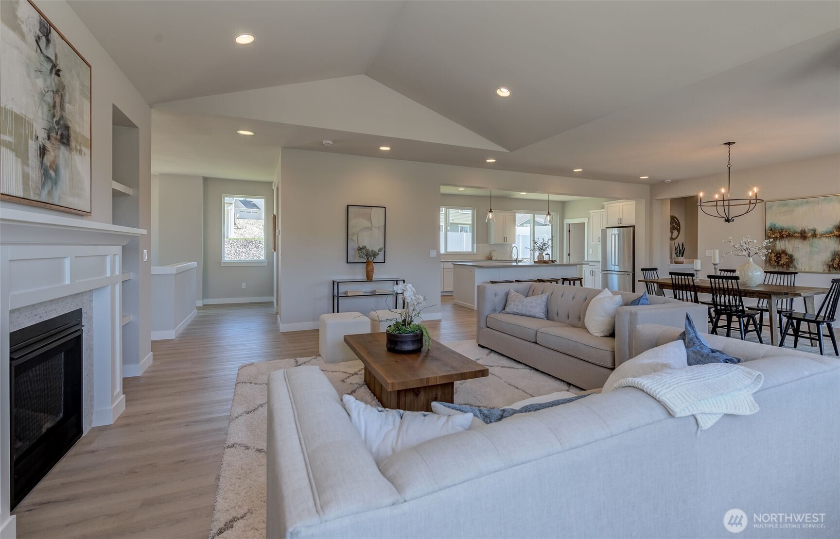 East Wenatchee, Washington 98802, United States, 3 Bedrooms Bedrooms, ,3 BathroomsBathrooms,Residential,Active,38201