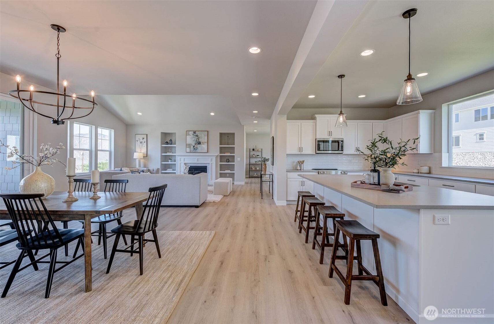 East Wenatchee, Washington 98802, United States, 3 Bedrooms Bedrooms, ,3 BathroomsBathrooms,Residential,Active,38201