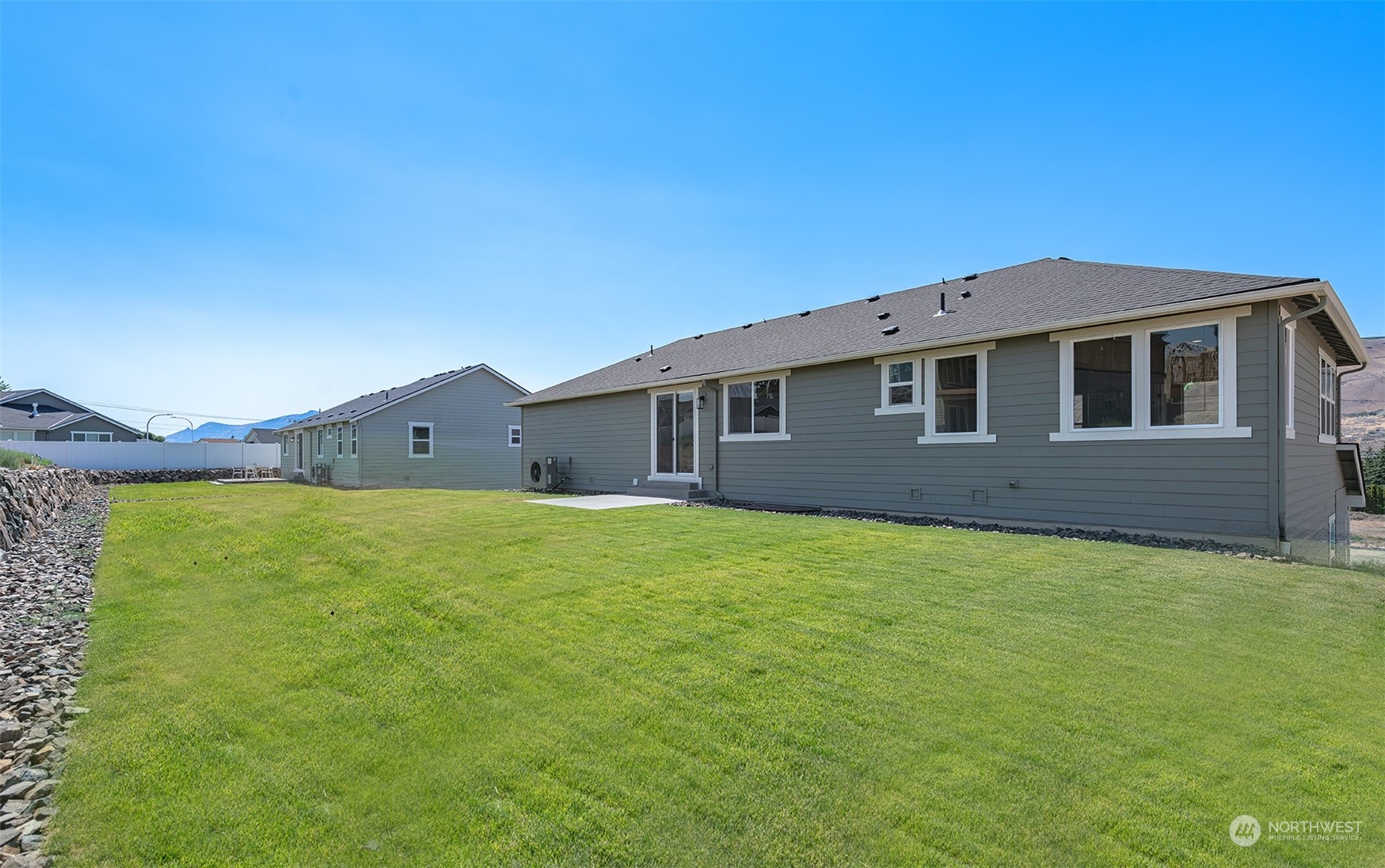 East Wenatchee, Washington 98802, United States, 3 Bedrooms Bedrooms, ,3 BathroomsBathrooms,Residential,Active,38201