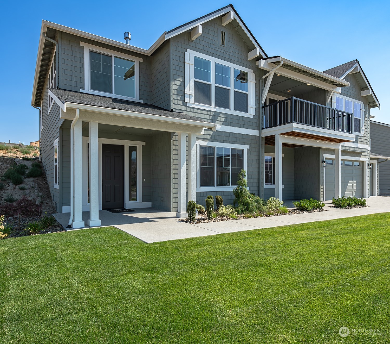 East Wenatchee, Washington 98802, United States, 3 Bedrooms Bedrooms, ,3 BathroomsBathrooms,Residential,Active,38201