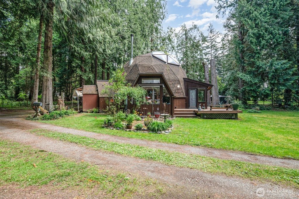 Photo of 20048 SE 27th Place, Sammamish, WA 98075 (MLS # 2368317)