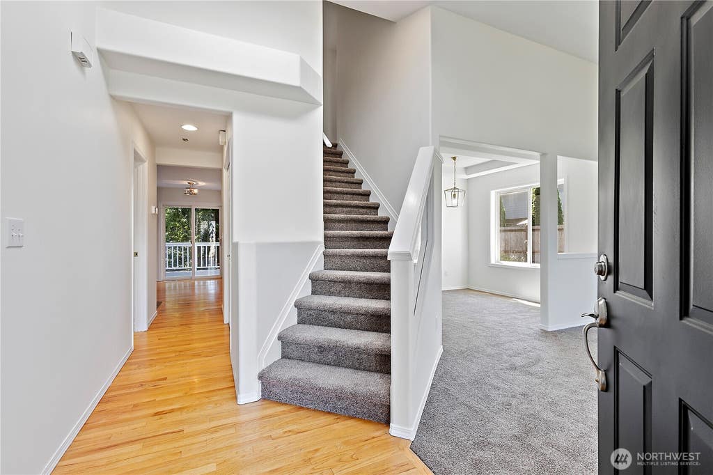 Photo of 10411 SE 187th Court, Renton, WA 98055 (MLS # 2545698)