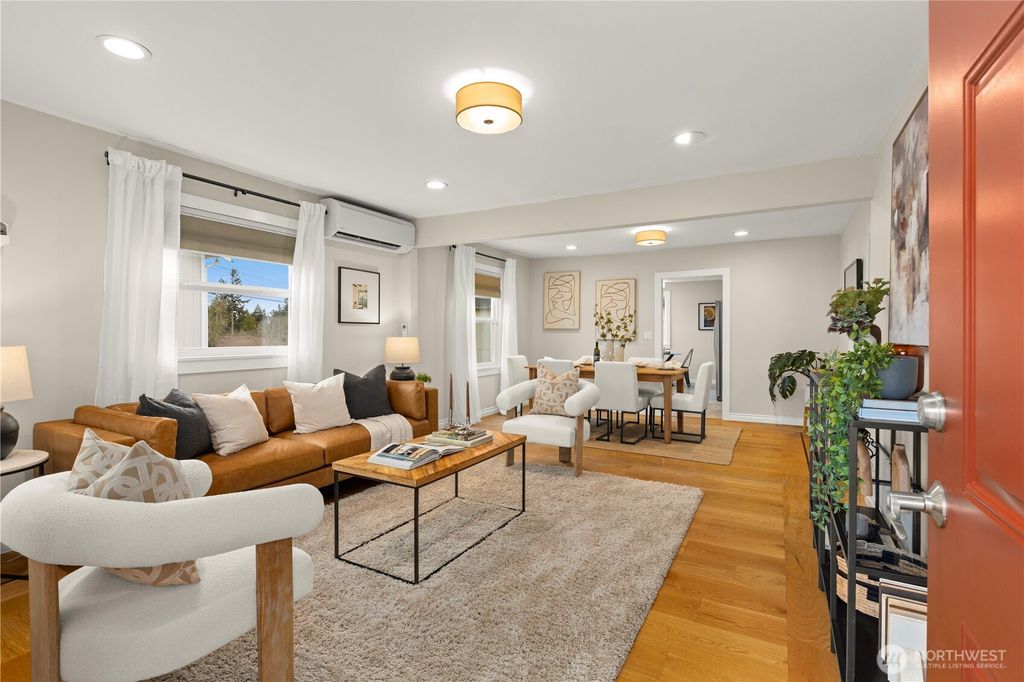 Photo of 516 SW 134th Street, Burien, WA 98146 (MLS # 2346443)