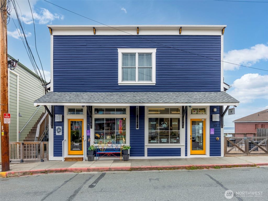 Photo of 10 NW Front Street, Coupeville, WA 98239 (MLS # 2528652)