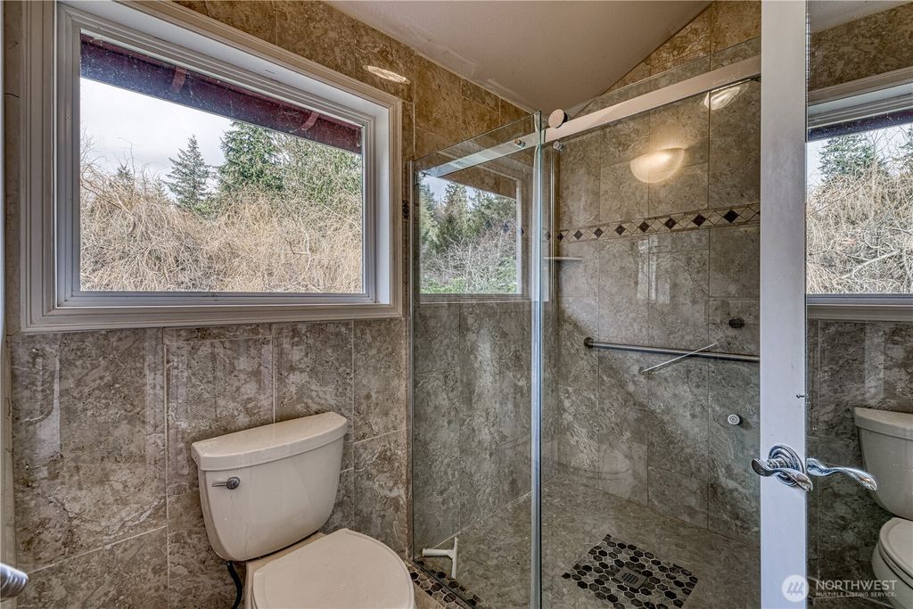 listing image 9367512932922437074