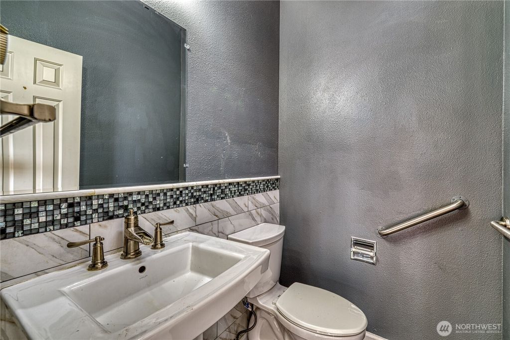 listing image 9361919790928195381