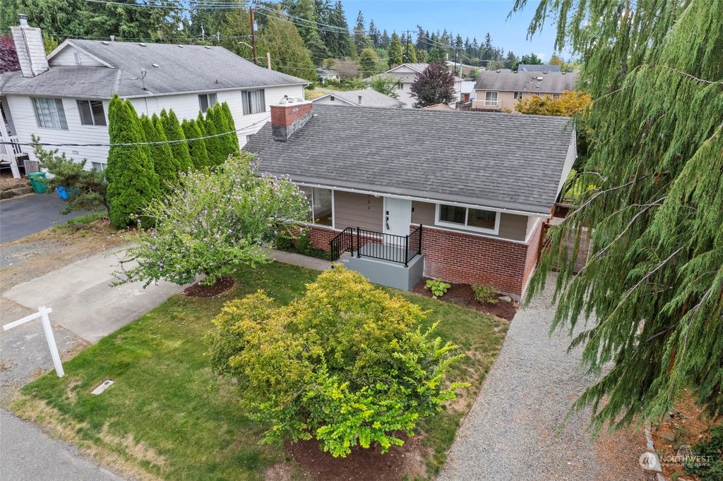 Photo of 1753 NE 148th St St, Shoreline, WA 98155 (MLS # 2290657)