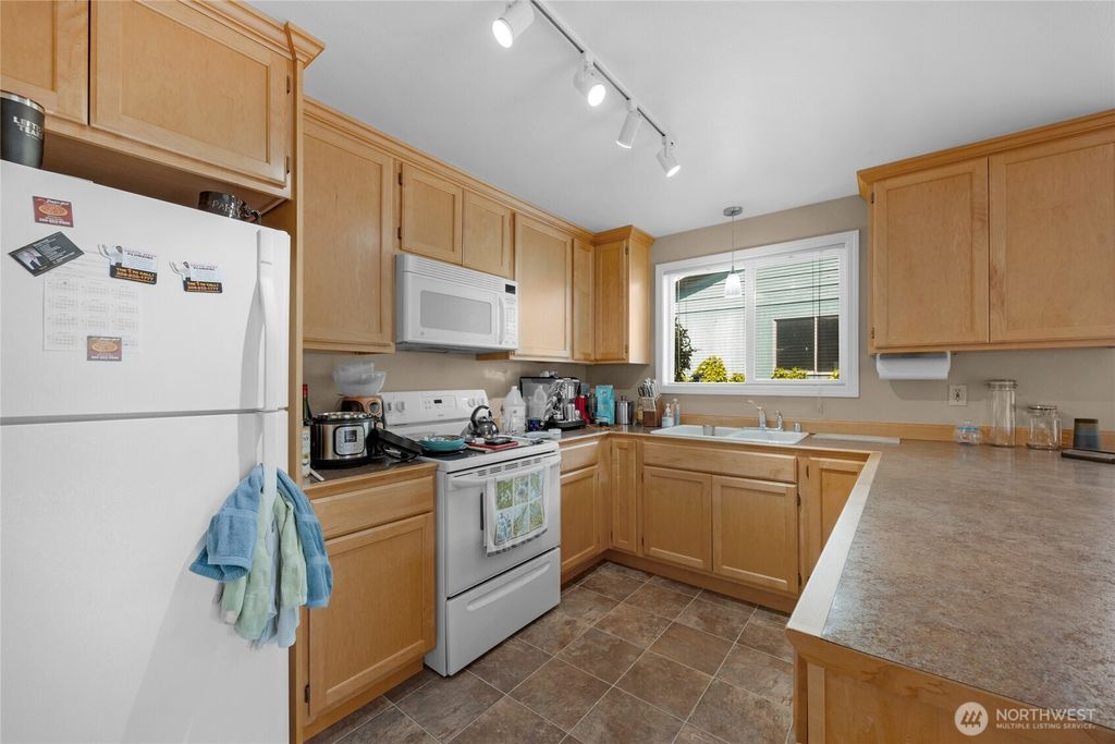 Photo of 6112 99th Place NE, Marysville, WA 98270 (MLS # 2393894)