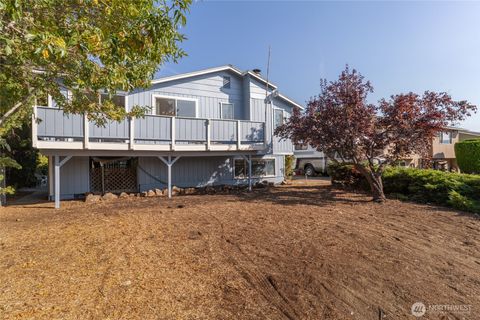 Photo of 2407 N Aurora Avenue, East Wenatchee, WA 98802 (MLS # 2442000)
