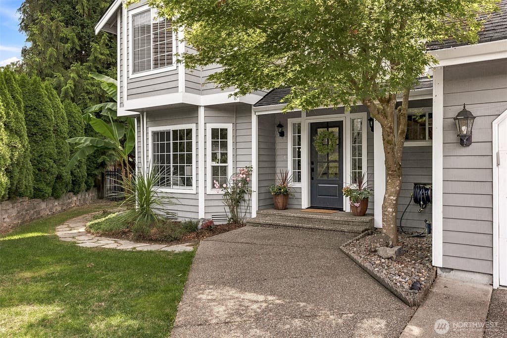 Photo of 2531 Buckingham Drive SE, Olympia, WA 98501 (MLS # 2571645)