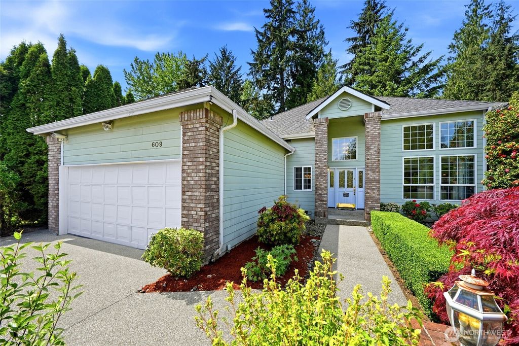 Photo of 609 108th Place SE, Everett, WA 98208 (MLS # 2521951)