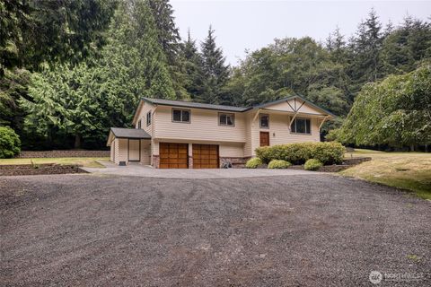 1417 Stanford Drive Cosmopolis WA 98537