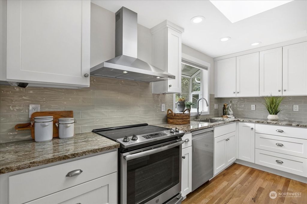 Photo of 8726 NE 139th Street, Kirkland, WA 98034 (MLS # 2231549)