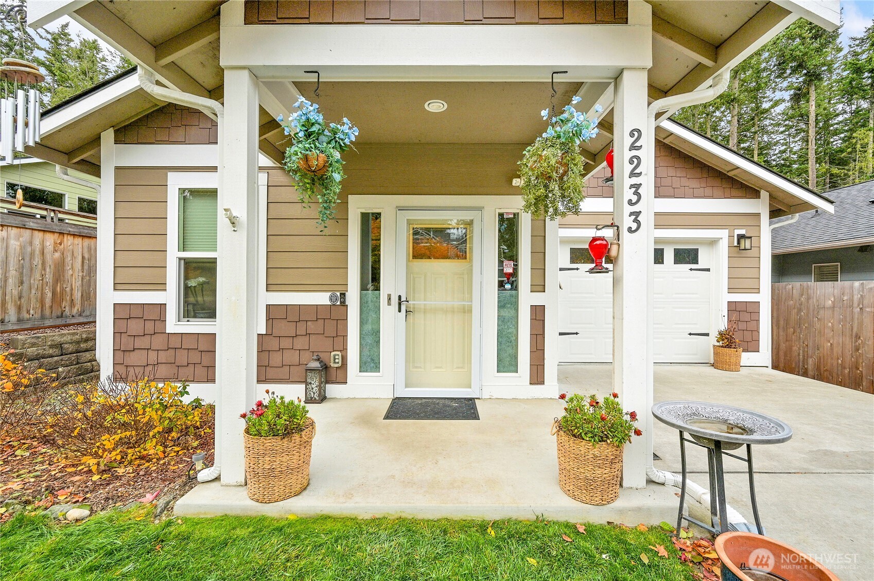 2233 E Rosecrans Court