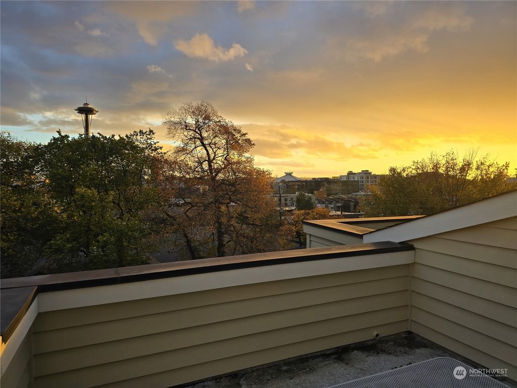 Photo of 356 Aloha Street, Seattle, WA 98109 (MLS # 2309505)