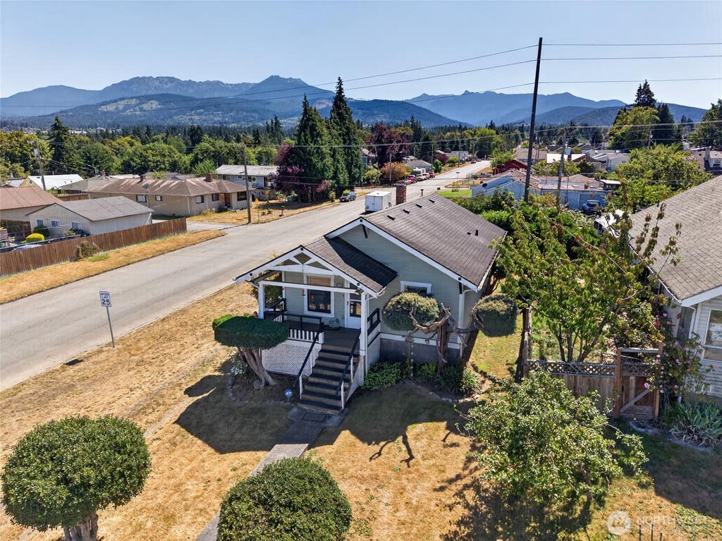 Photo of 804 W 5th Street, Port Angeles, WA 98363 (MLS # 2557276)