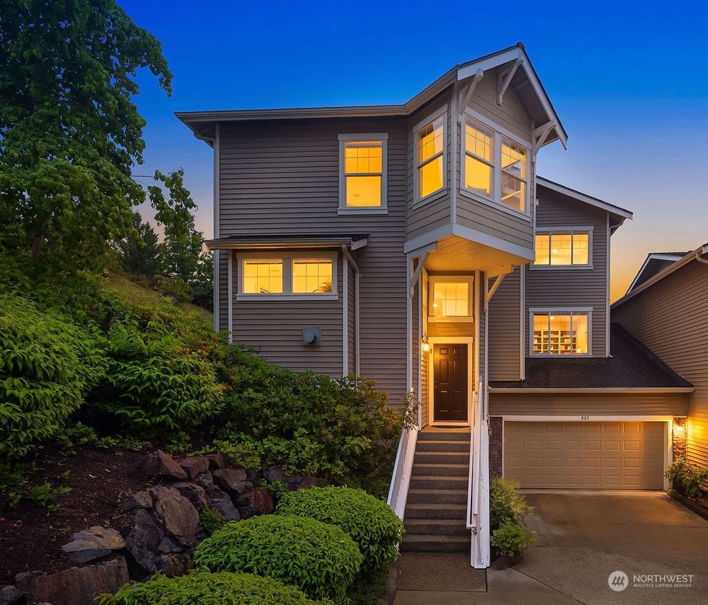 Photo of 1601 NE Katsura Street #803, Issaquah, WA 98029 (MLS # 2129263)