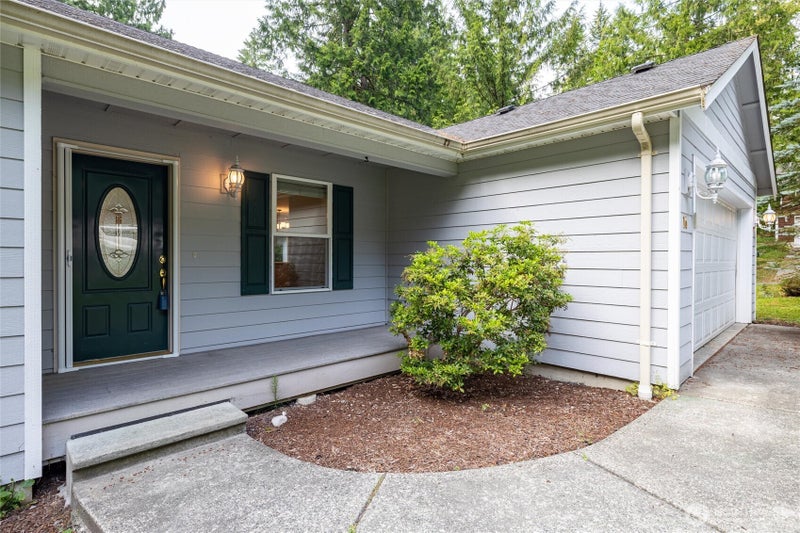 16 Rocky Ridge Drive