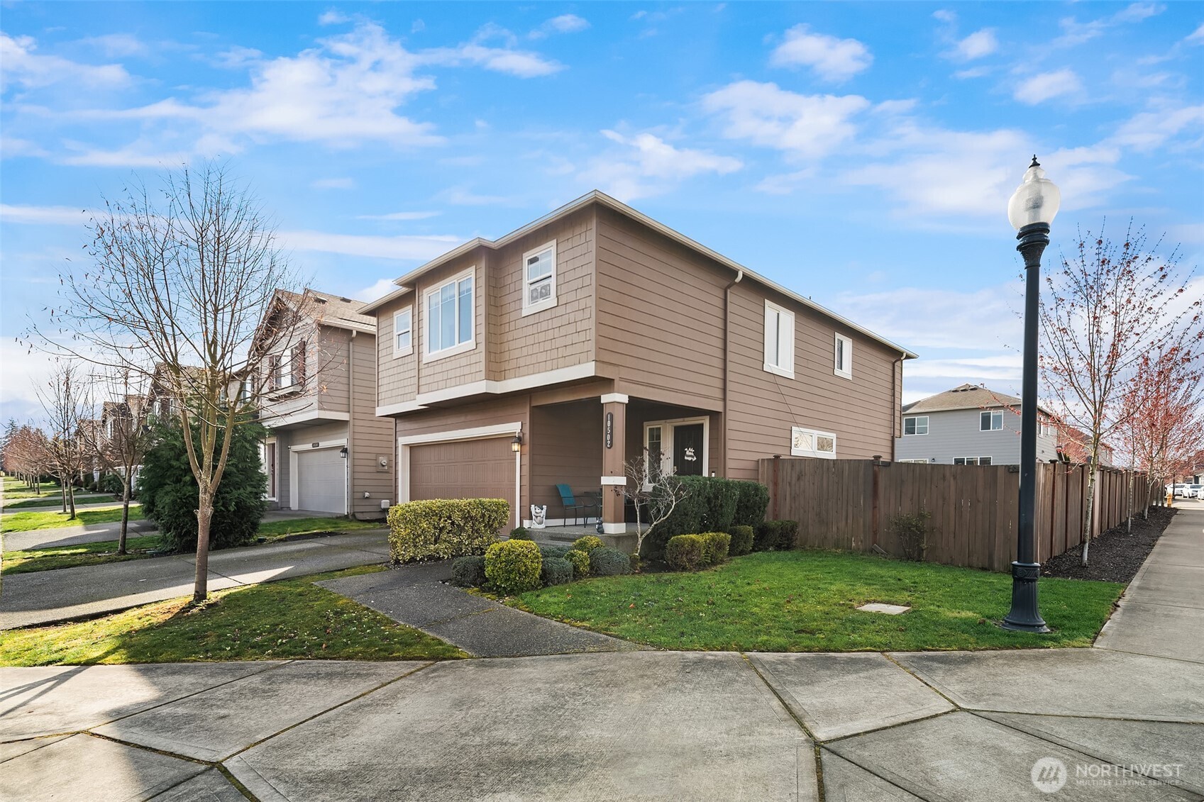 10502 189th Street E