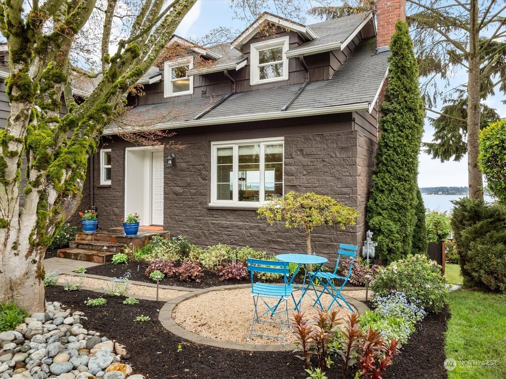 Photo of 808 Lake Washington Boulevard S, Seattle, WA 98144 (MLS # 2216097)