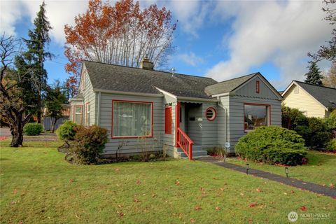 Photo of 1527 S 13th Street, Mount Vernon, WA 98273 (MLS # 2451601)