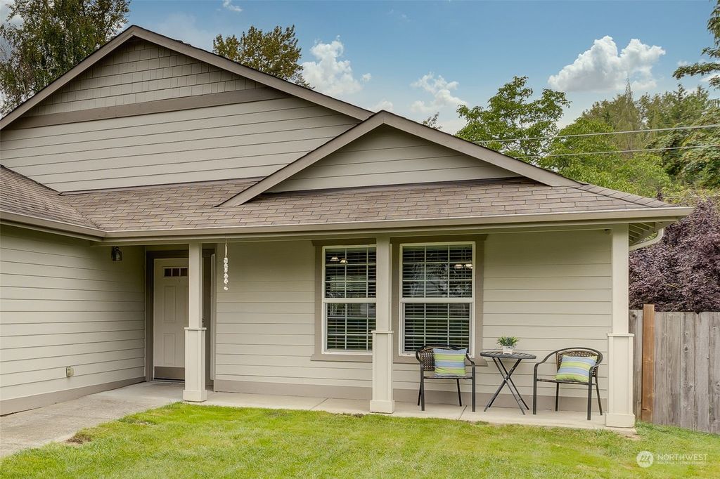 Photo of 6413 107th Place NE, Marysville, WA 98270 (MLS # 2286747)