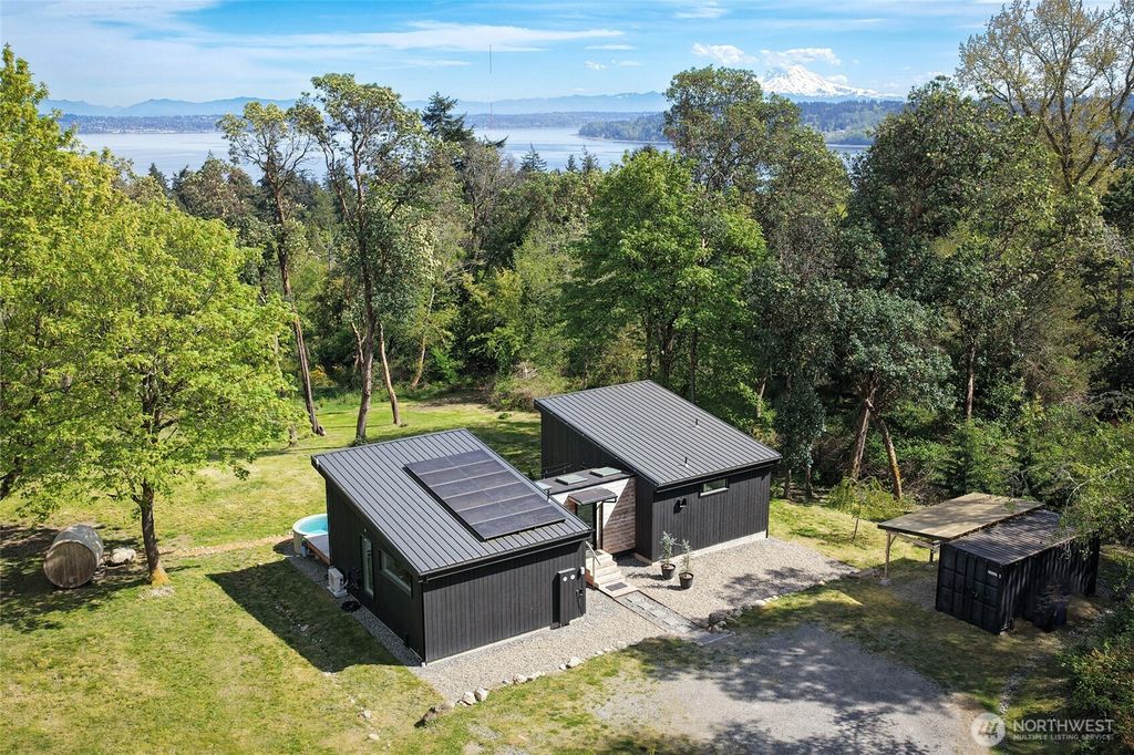 Photo of 19920 Ridge Road SW, Vashon, WA 98070 (MLS # 2512378)