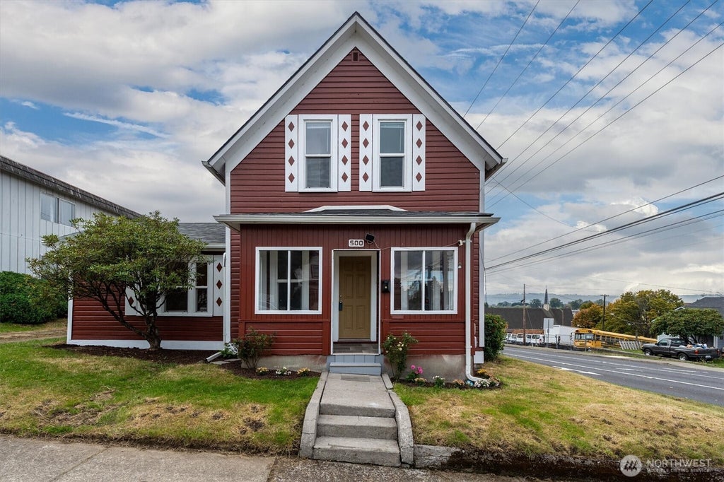 Photo of 500 Cowlitz Way, Kelso, WA 98626 (MLS # 2572752)