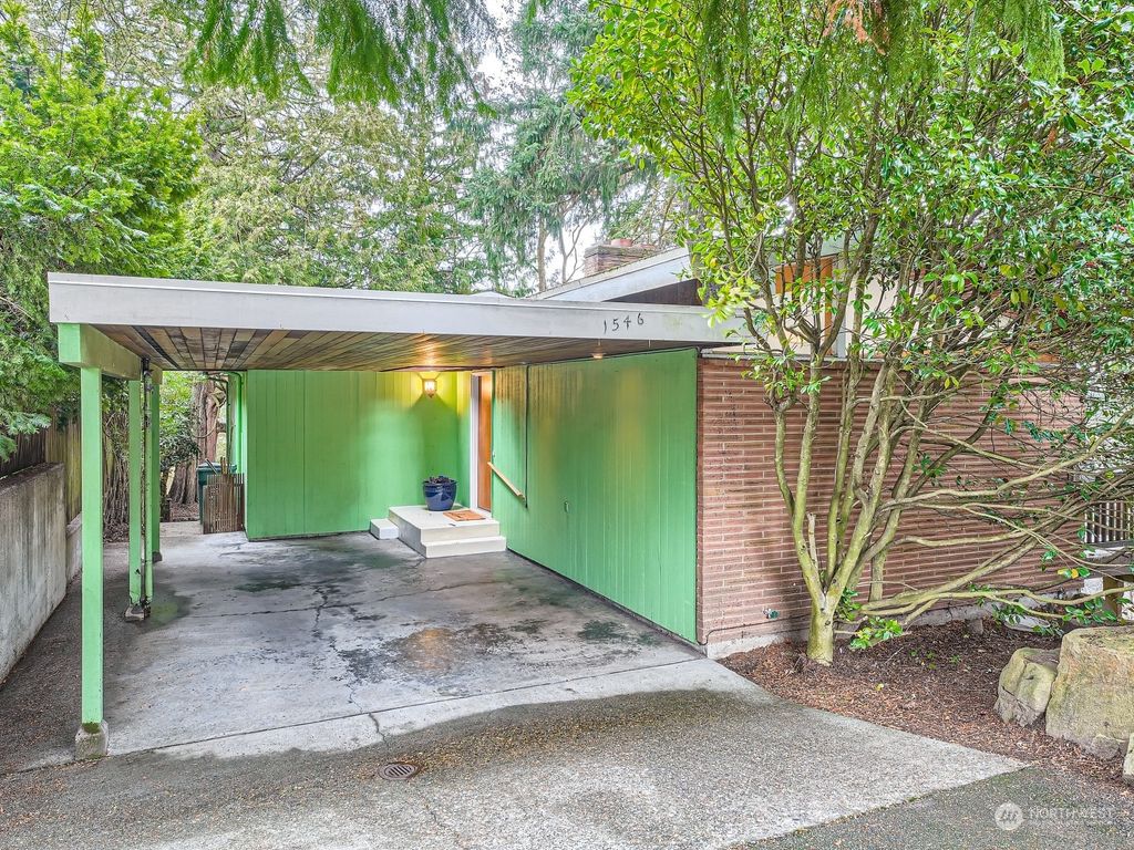 Photo of 1546 NE 92nd Street, Seattle, WA 98115 (MLS # 2190397)