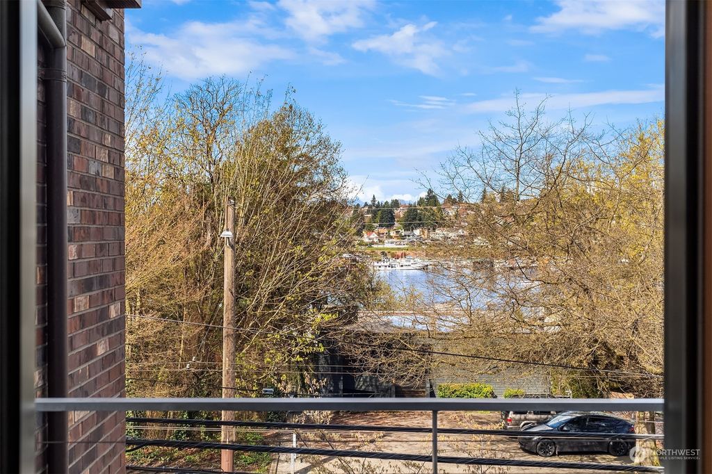 Photo of 2920 Eastlake Avenue E #306, Seattle, WA 98102 (MLS # 2218802)