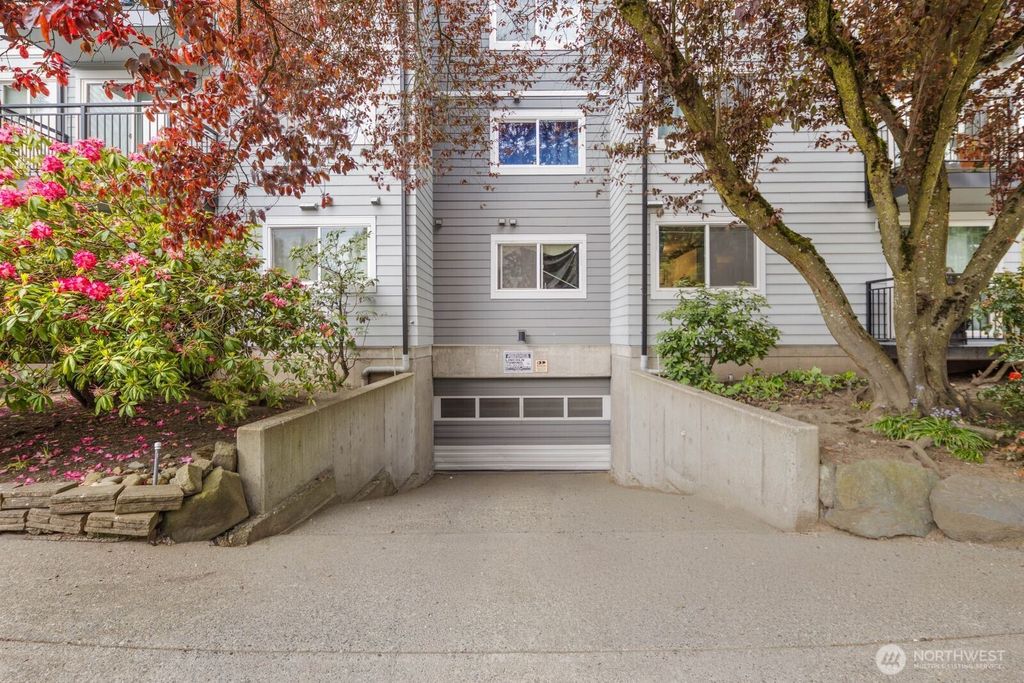 Photo of 707 N 130th Street #B203, Seattle, WA 98133 (MLS # 2510587)