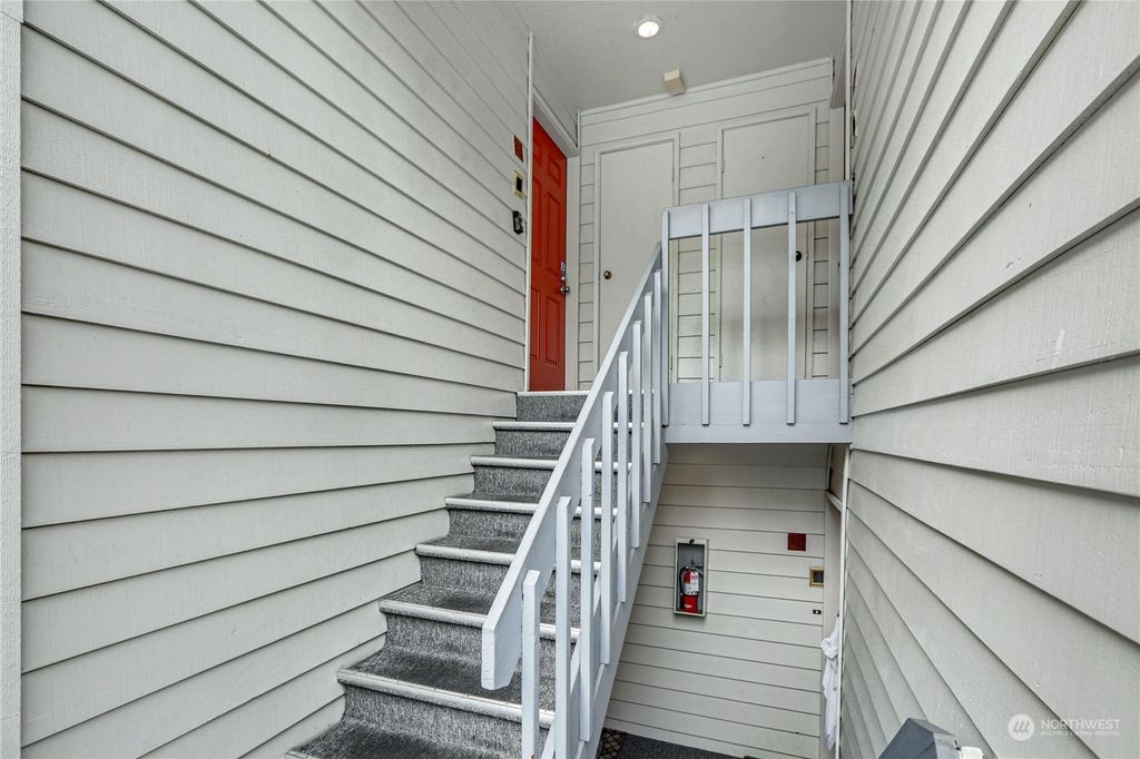 Photo of 3017 127th Place SE #M21, Bellevue, WA 98005 (MLS # 2168371)