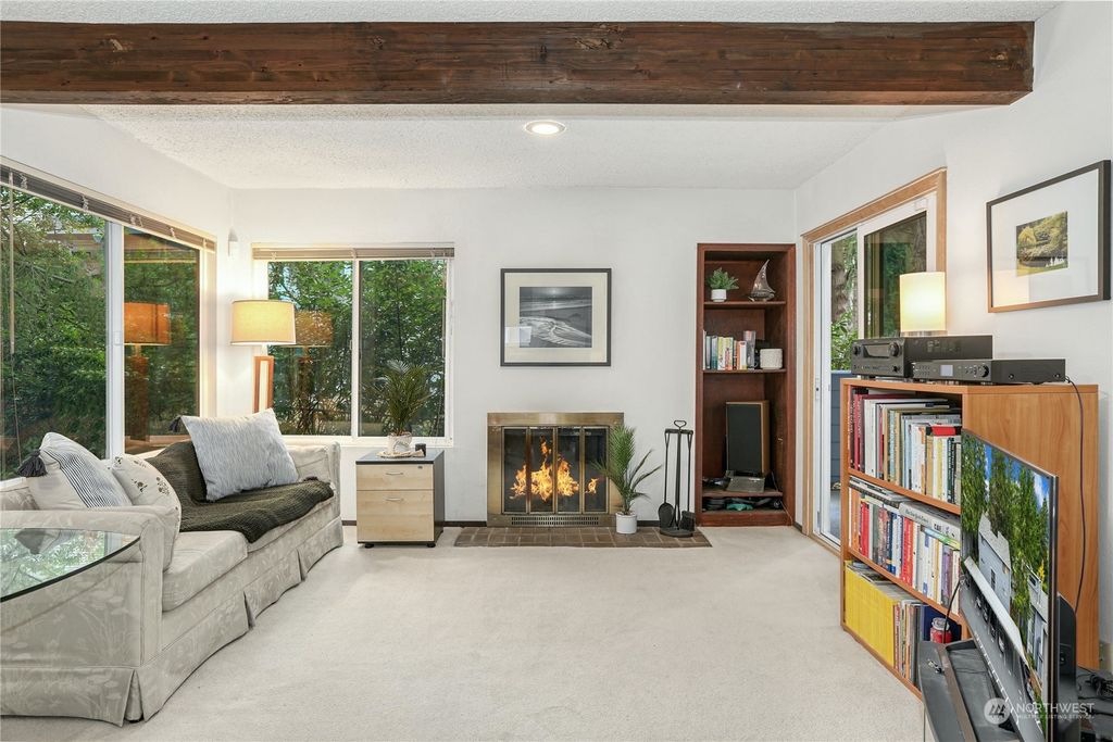 Photo of 3017 127th Place SE #M21, Bellevue, WA 98005 (MLS # 2168371)