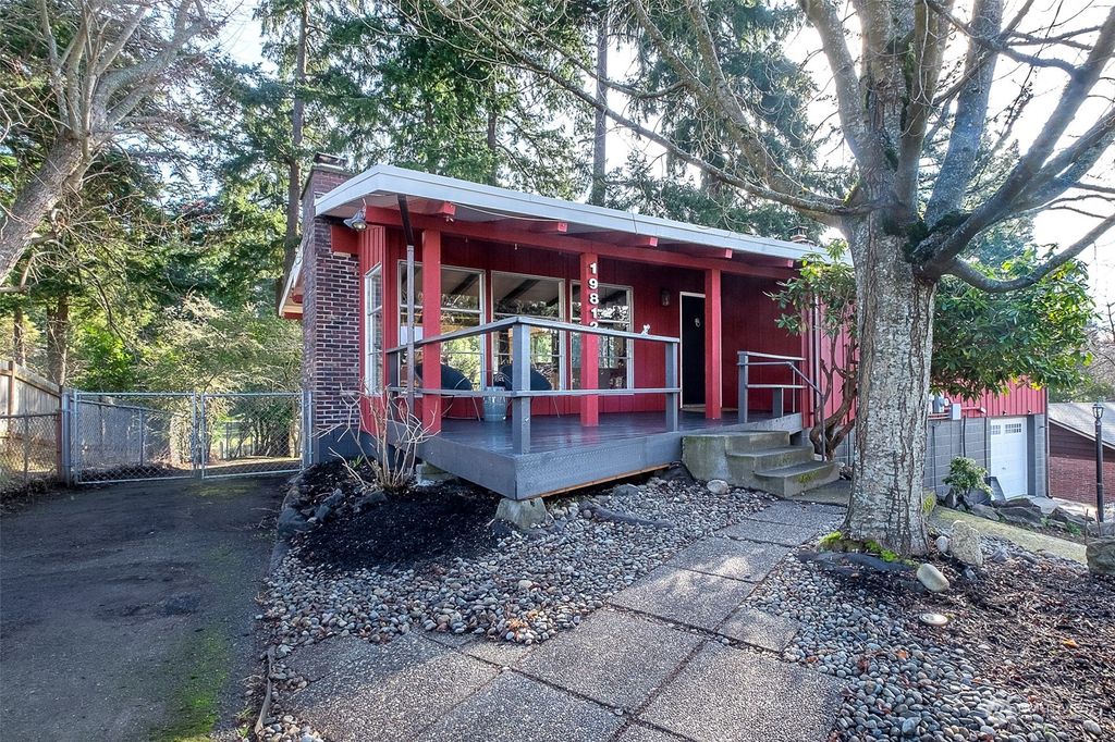 Photo of 19812 4th Avenue S, Des Moines, WA 98148 (MLS # 2042900)