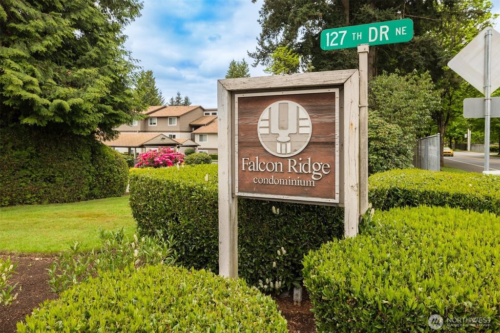 Photo of 12621 NE 130th Way #D106, Kirkland, WA 98034 (MLS # 2367277)