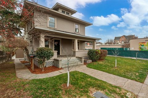 Photo of 1055 E E ISAACS Avenue E, Walla Walla, WA 99362 (MLS # 2477137)