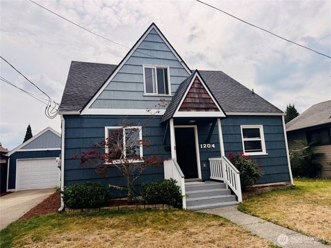 Photo of 1204 4th Avenue SE, Puyallup, WA 98372 (MLS # 2546237)
