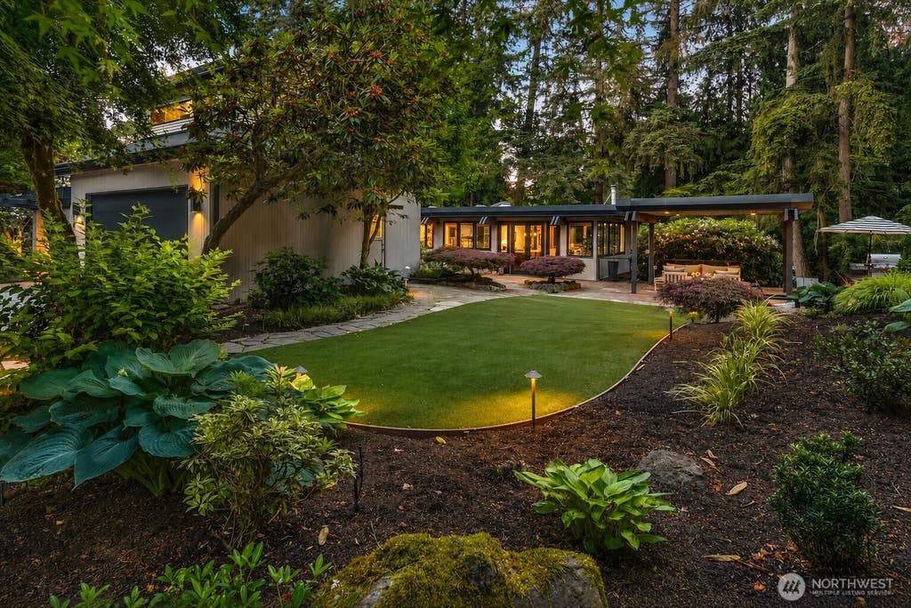 Photo of 2716 106th Place SE, Beaux Arts, WA 98004 (MLS # 2564323)