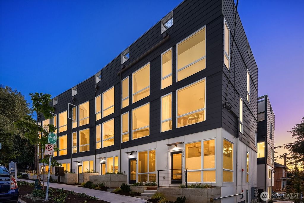 Photo of 629 13th Avenue E, Seattle, WA 98102 (MLS # 2459560)