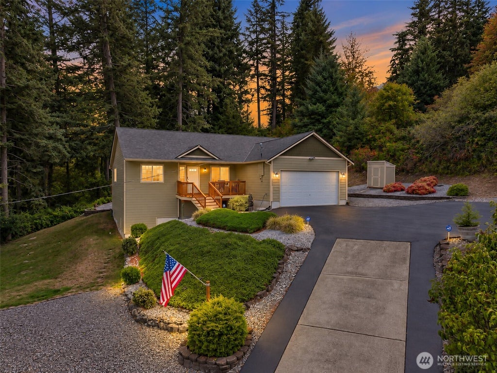 Photo of 2607 Brookdale Road E, Tacoma, WA 98445 (MLS # 2582591)