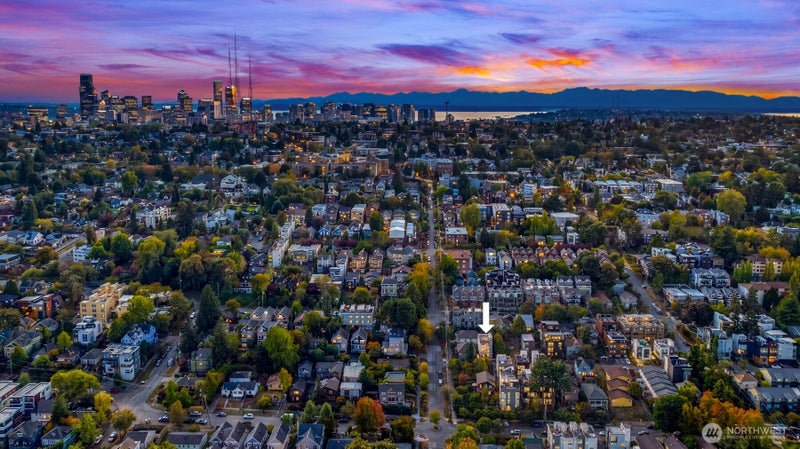 2612 E Denny Way