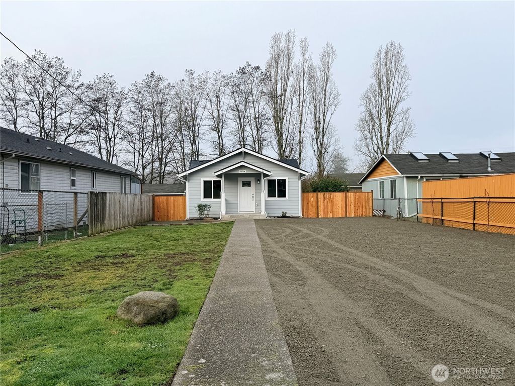 Photo of 3716 S Gunnison Street, Tacoma, WA 98409 (MLS # 2471406)