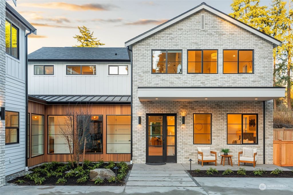Photo of 20946 Marine View Drive SW, Normandy Park, WA 98166 (MLS # 2249053)