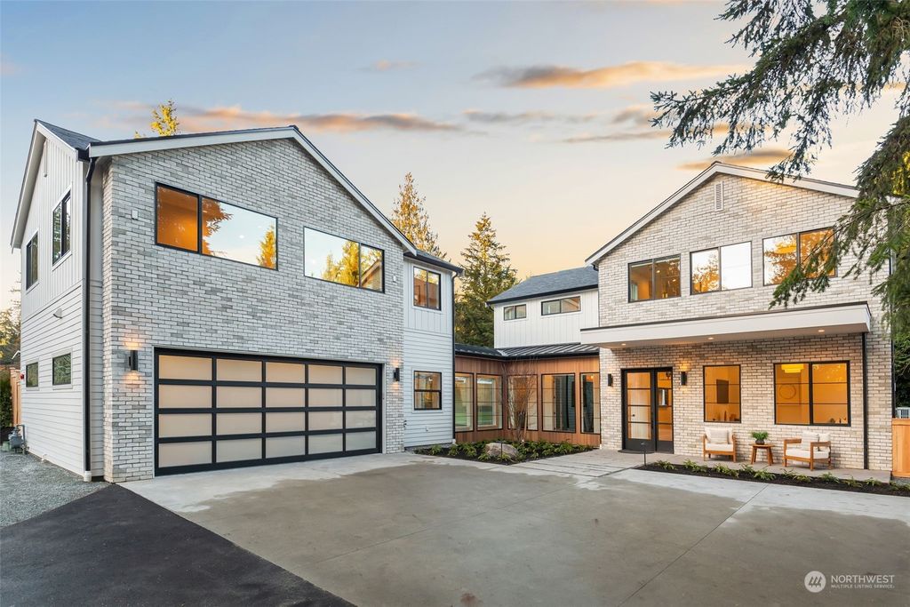 Photo of 20946 Marine View Drive SW, Normandy Park, WA 98166 (MLS # 2249053)